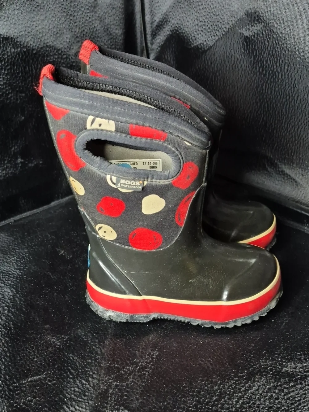 Bogs Toddler 7 Black and Red Rain Boots
